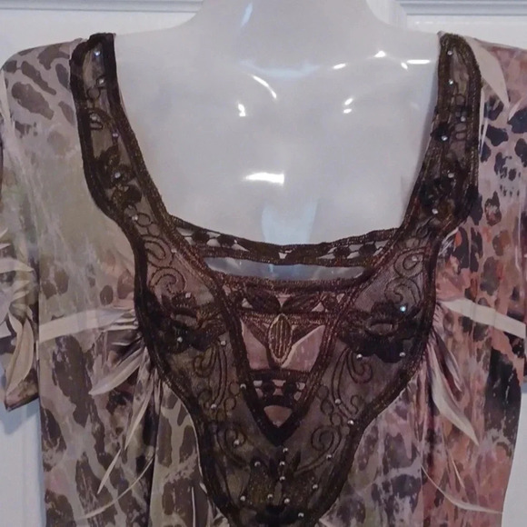 💙🏍silky to touch top with lace and sparkles - Picture 4 of 8